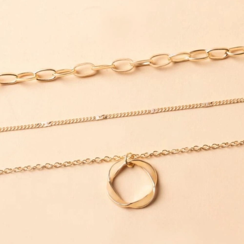 GOLD layered circle pendant necklace - Picture 4 of 4